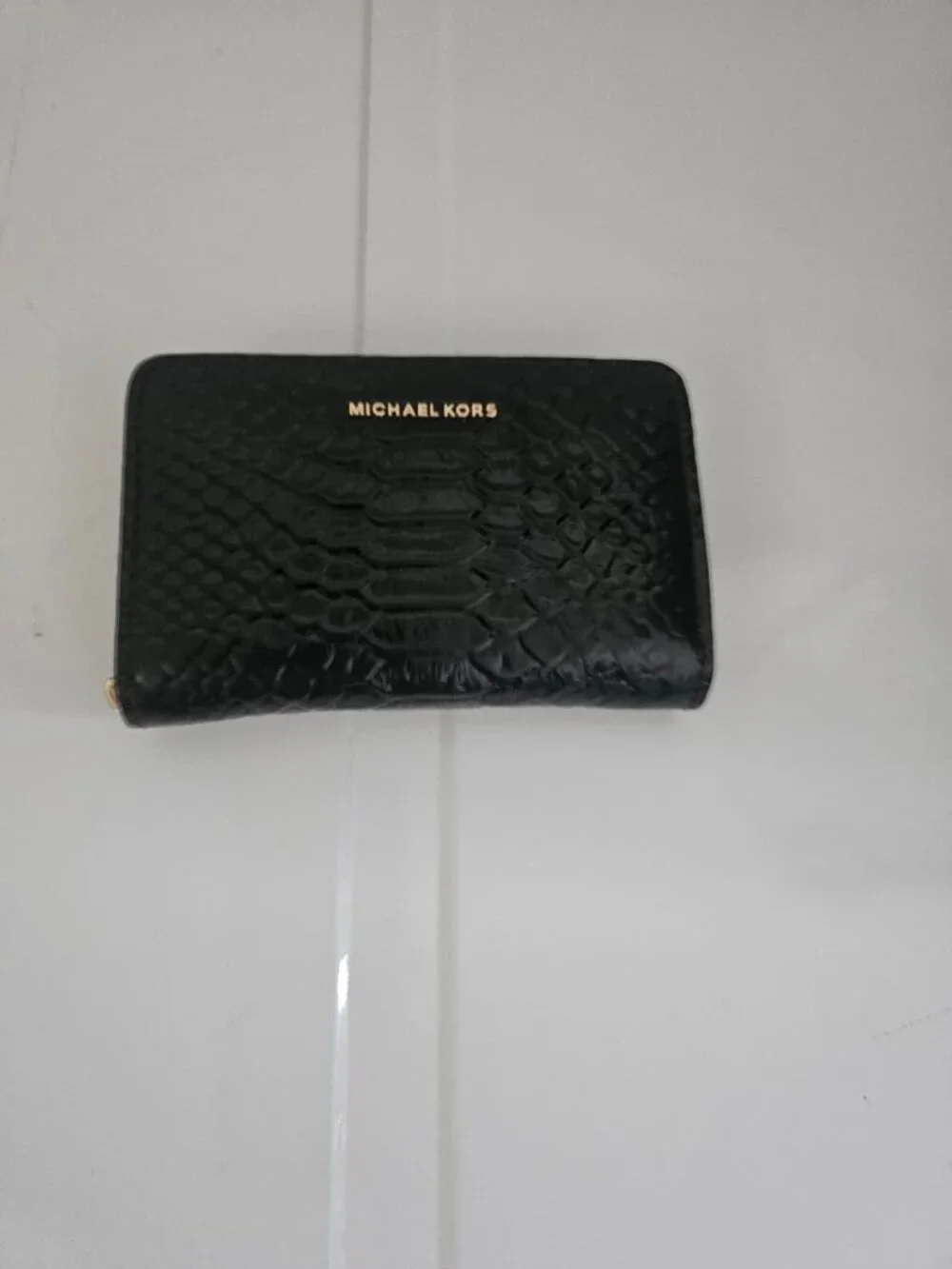 broken zip - Michael Kors Jet Set Small Leather Zip Around Black NO SIZE